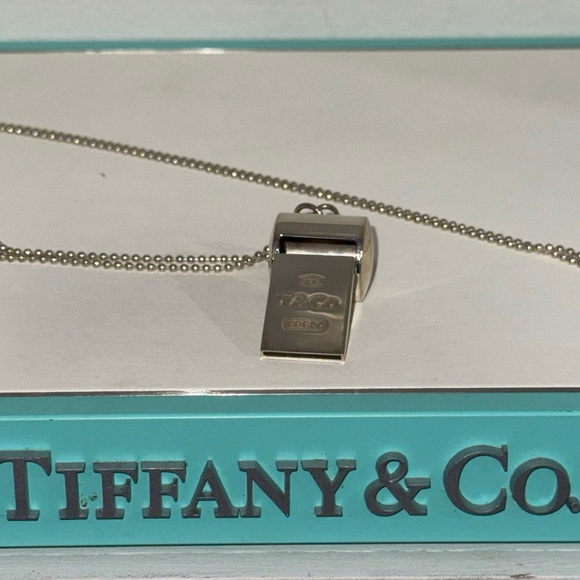 TIFFANY & CO 1837 WHISTLE - STERLING SILVER 100% AUTHENTIC RARE MINT CONDITION - Picture 10 of 16